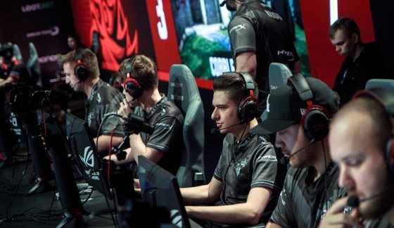 赛后更是在 赛后更是在