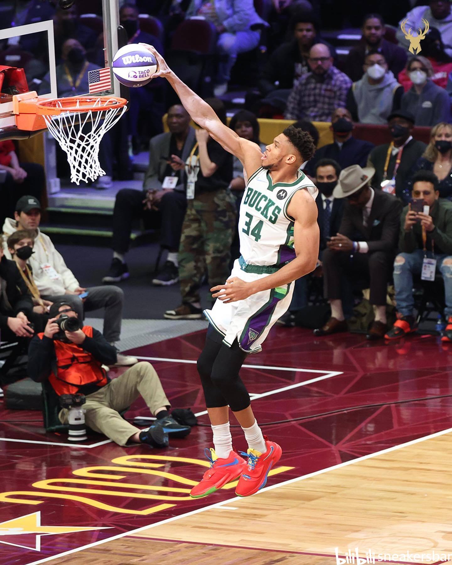 盛事背景下 盛事背景下