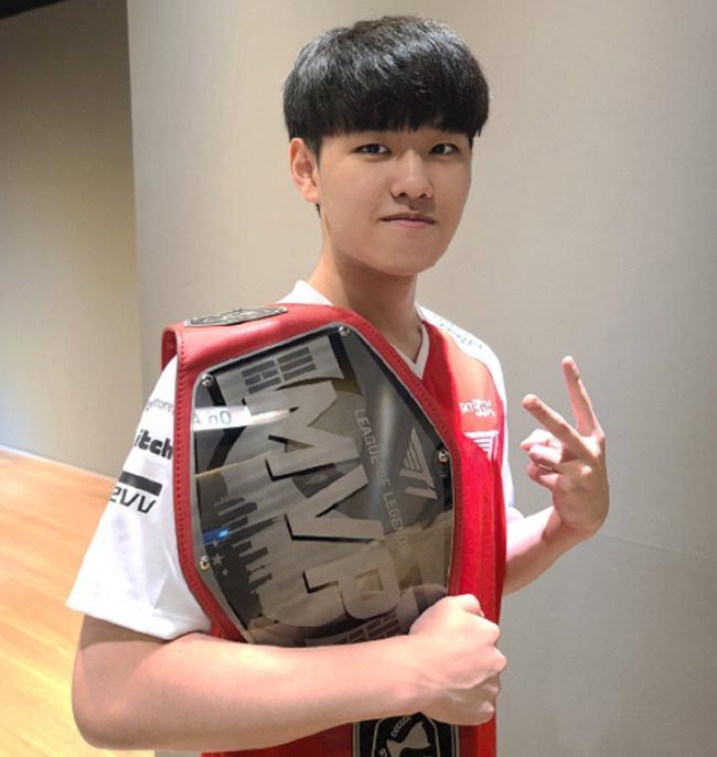 决策者们提 决策者们提