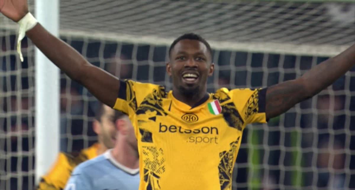 歐足聯官宣福斯貝裏當選全場最佳.